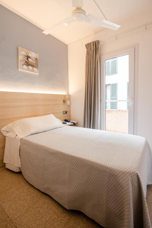 Eurohotel ماهون المظهر الخارجي الصورة